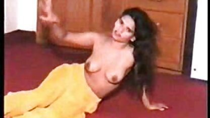 Հղի է վարդագույն պիժամա կենդանի սենյակում սեքս ֆիլմեր Հնդկական (ամբողջական) )